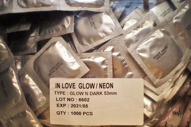 1 BOLSA DE 1.000 PRESERVATIVOS IN LOVE NEÓN